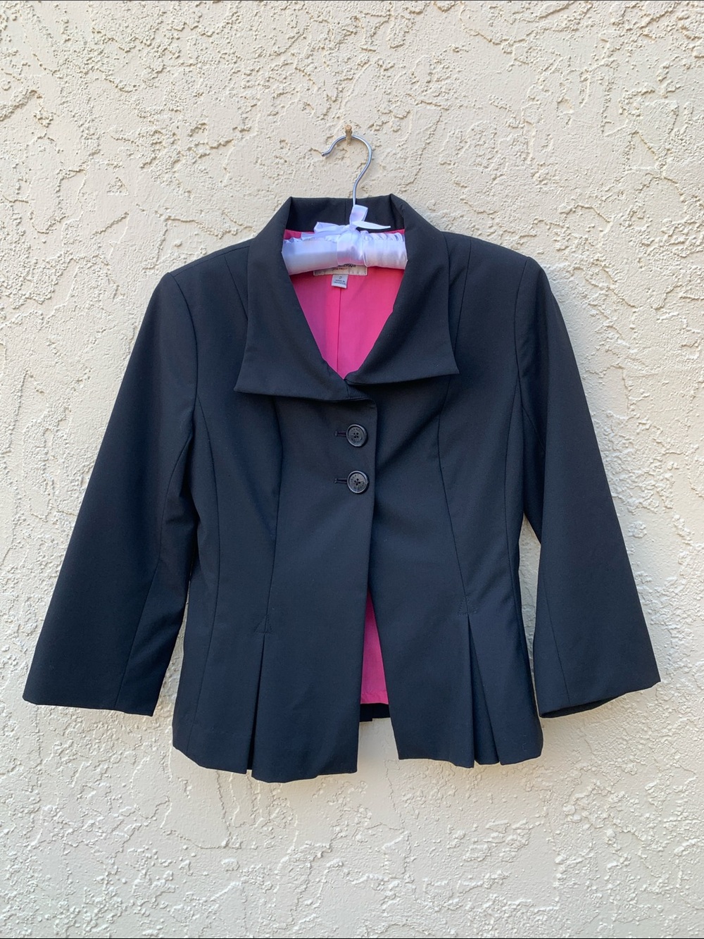 VINTAGE- Isaac Mizrahi for Target - Black Blazer with Pink Lining